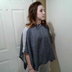 🌺 NWOT RAG Hooded Poncho Cover-Up